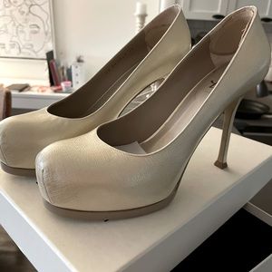 YSL pumps in ivory pearl patent leather